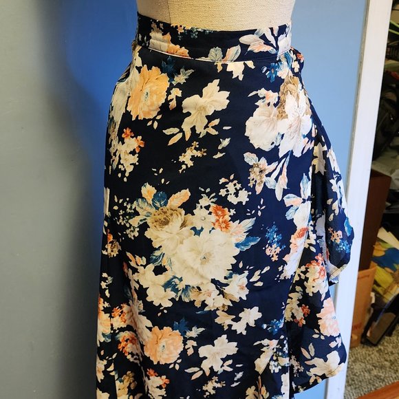 A-line ruffle skirt - Picture 1 of 4